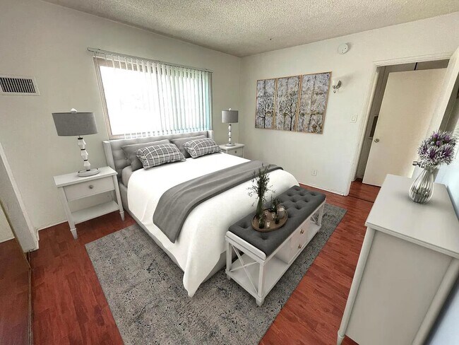 Foto del edificio - 8619 Belford Ave