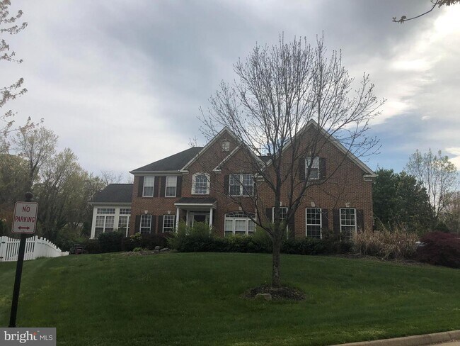 Building Photo - 220 Preston Dr
