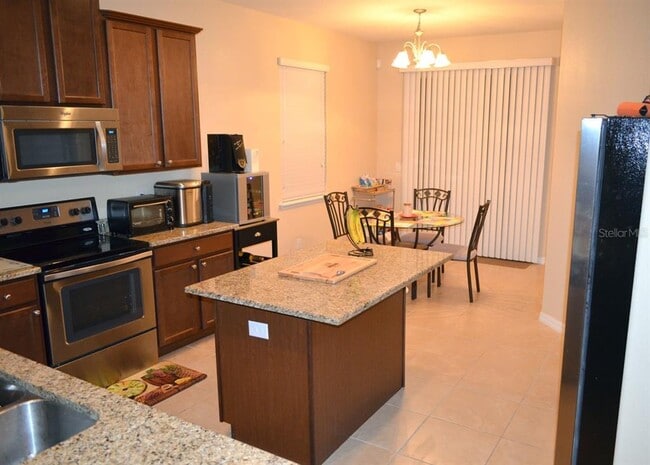 Building Photo - 4989 Northlawn Way