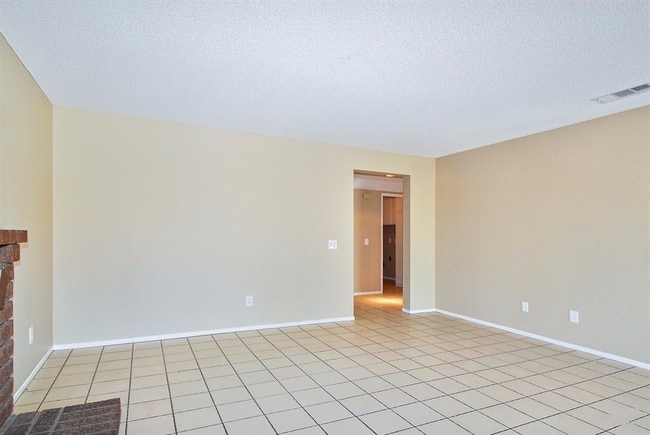 Building Photo - 1085 Yardley Way