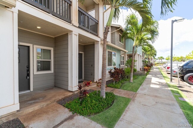 Building Photo - 3 BD/3.5 BA Townhouse in Kohina At Hoopili...