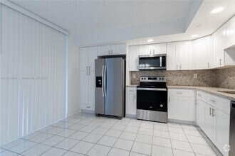 Building Photo - 8650 SW 133rd Avenue Rd