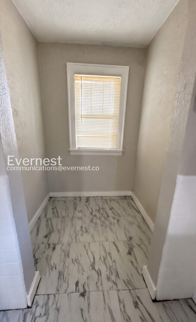 Foto del edificio - 3720 Darby St