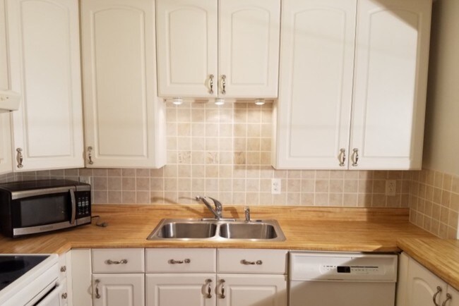 Foto del edificio - 578 Somerset Ln