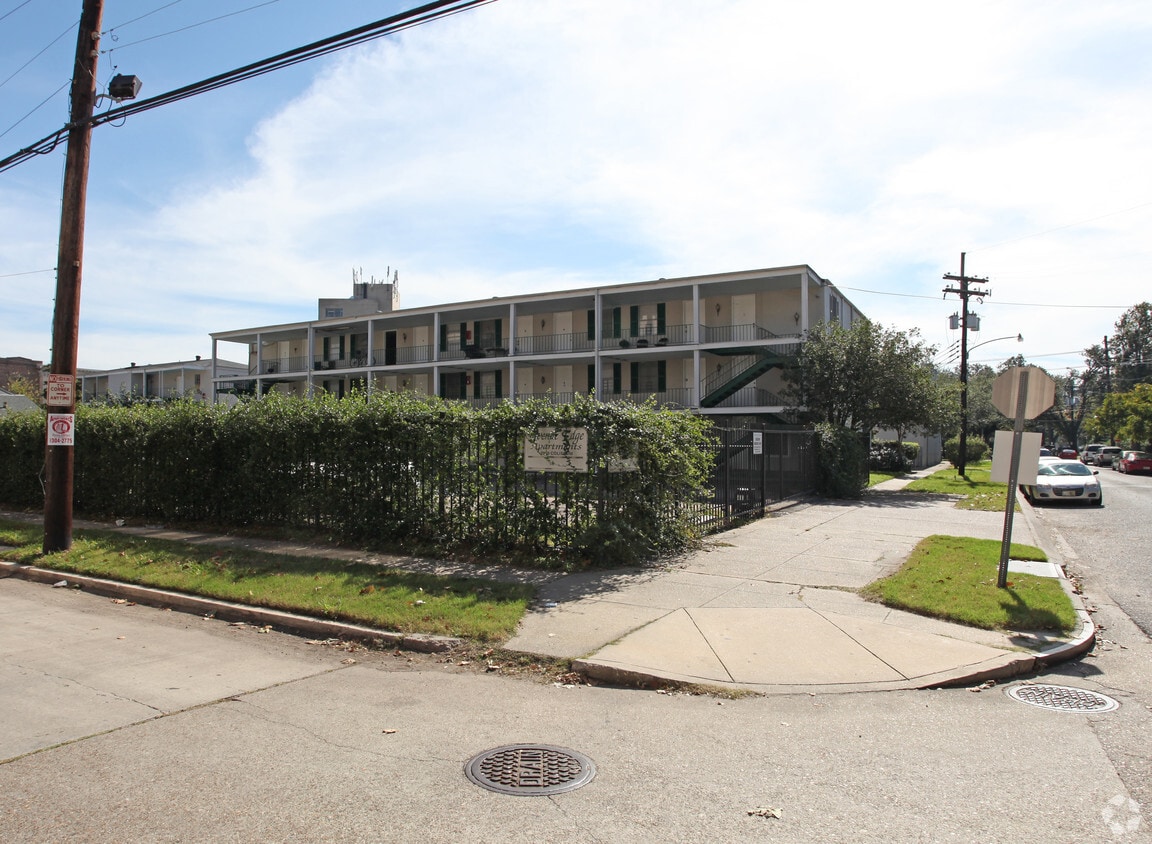 Building Photo - Avenue Edge Apartments