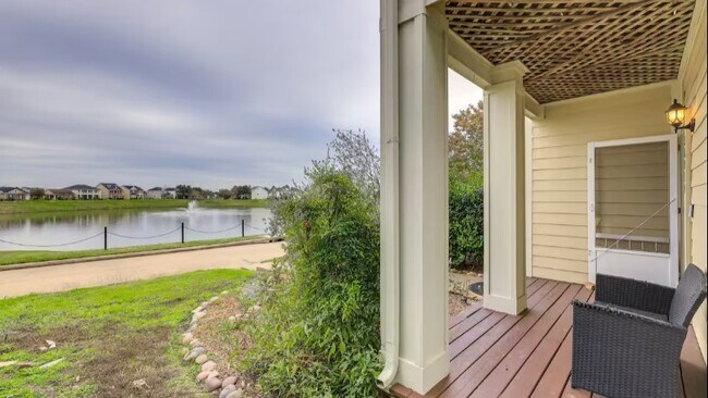 Foto del edificio - 20819 Settlers Lake Cir N