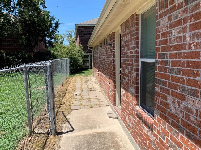 Building Photo - 3902 Aspen St