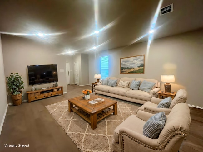 Building Photo - Charming 3/2 conveniently located to Lackland, Toyota, Palo Alto & Texas A&M San Antonio!