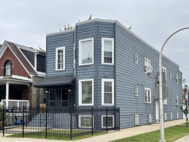 Foto del edificio - 3734 W Wabansia Ave