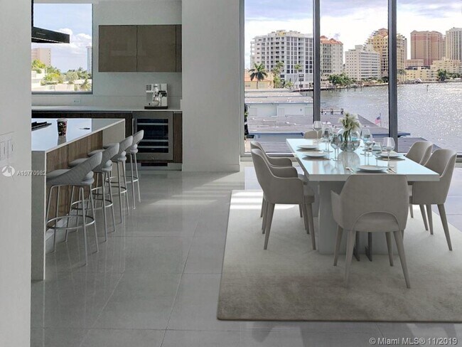 Foto del edificio - 435 Bayshore Dr