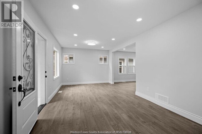 Building Photo - 1226 Dufferin Pl