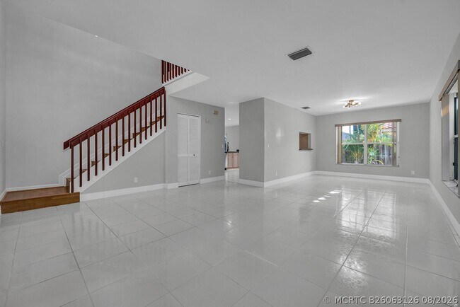 Foto del edificio - 10820 Buttonwood Lake Dr