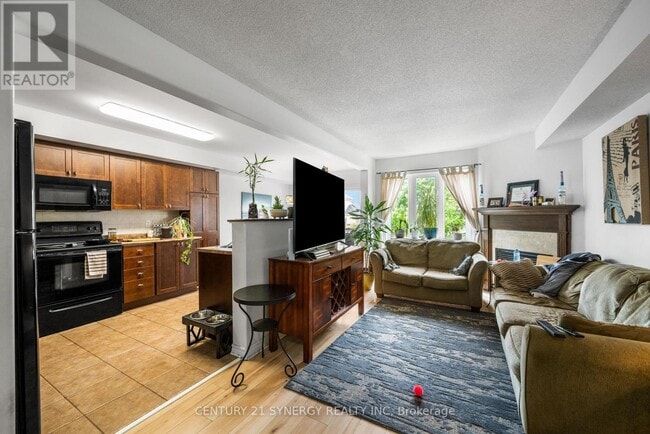 Building Photo - 148 Talltree Crescent