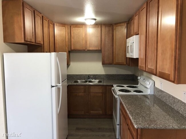 Building Photo - 2 br, 1 bath Apartment - 922 O St 3 Unit 3