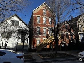 Building Photo - 2120 W Lyndale St