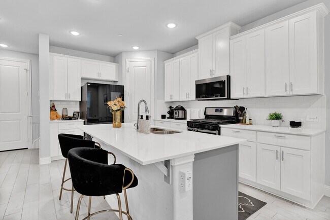 Building Photo - 525 Teton St