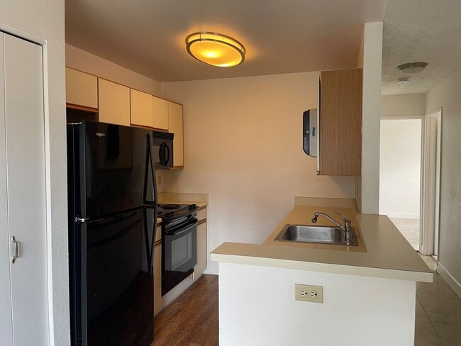 Building Photo - Cliffside Village at Waipio – 2 Bed, 1.5 B...
