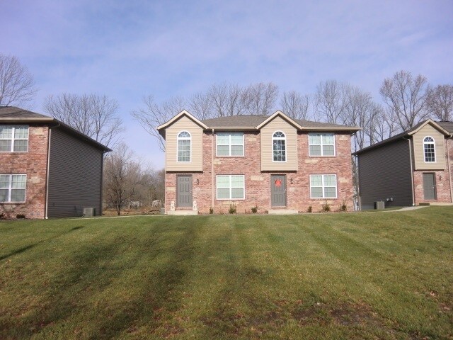Foto principal - 1445 Village Circle Dr