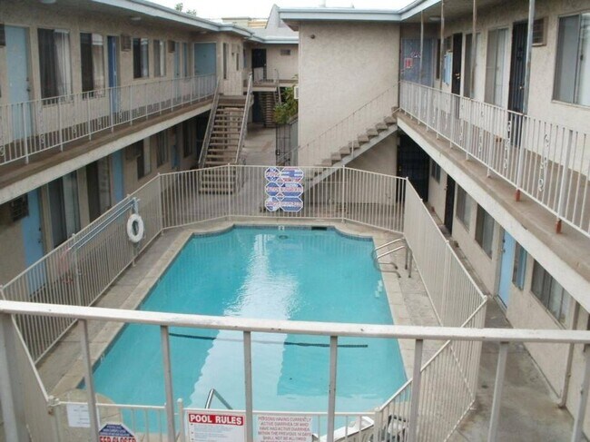 Foto del edificio - 0.0 bedroom in Los Angeles California 91343
