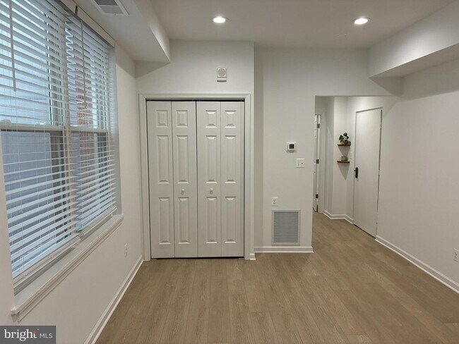 Foto del edificio - 1447 Chapin St NW