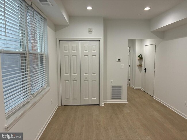 Building Photo - 1447 Chapin St NW