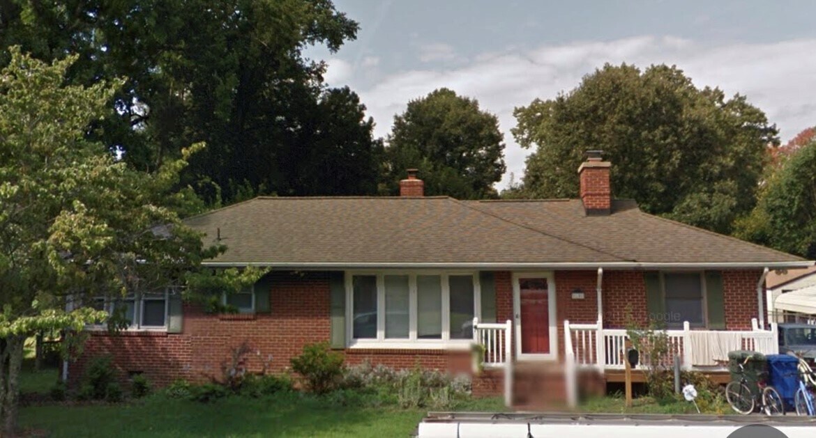 Primary Photo - 10 Paddock Dr