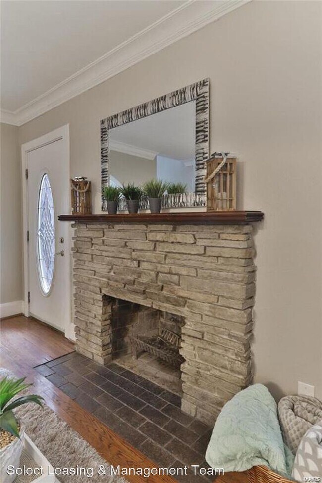 Building Photo - 3 br, 1 bath House - 249 Edgar Ave