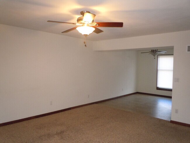 Building Photo - 1811-1817 Parkview