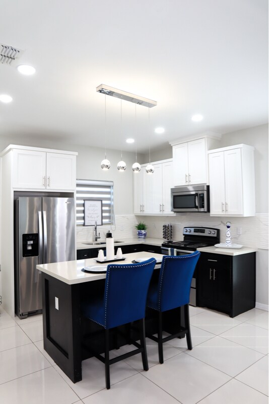 Foto del edificio - 204 W Rutherford Ave