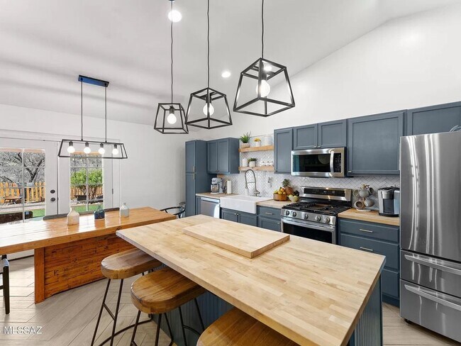Foto del edificio - 3 Bedroom Single Family Home in Rio Rico