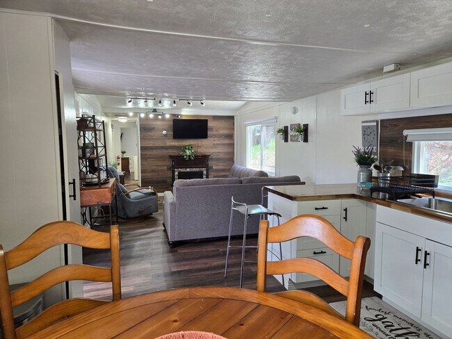 Foto del edificio - Great Two Bedroom Close To Midtown