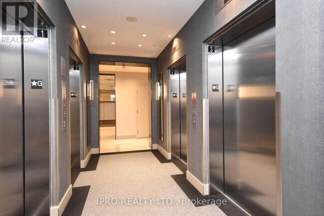 Building Photo - 3975-3975 Grand Park Dr