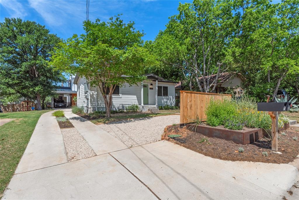 Primary Photo - 1300 Perez St