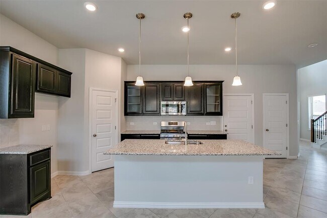 Building Photo - 12711 Bloomington Dr