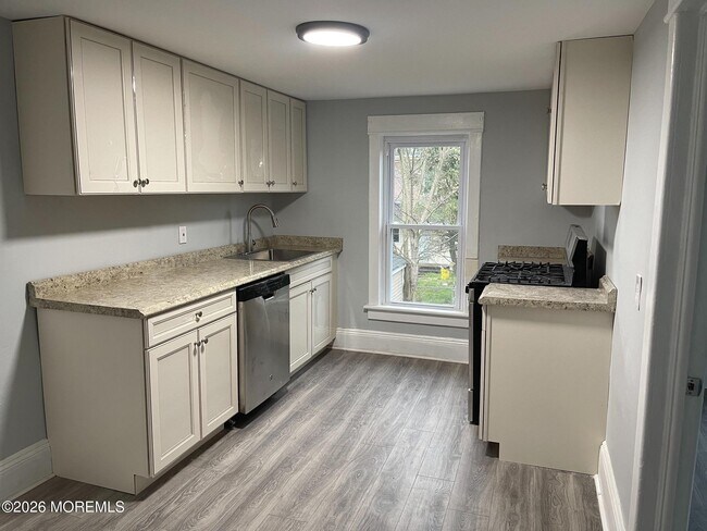 Foto del edificio - 436-438-438 Schiller Ave