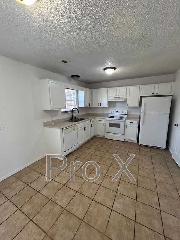 Foto del edificio - 3301 SW Victoria Pl