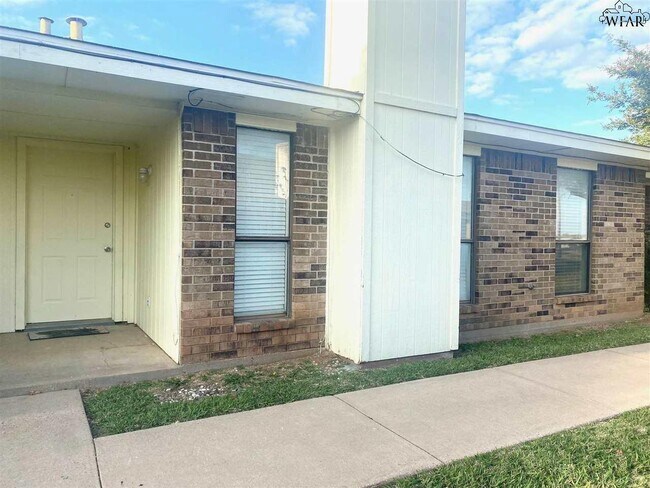 Foto del edificio - 4718 Brookdale Dr