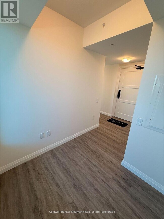 Photo du bâtiment - 93 Arthur St S