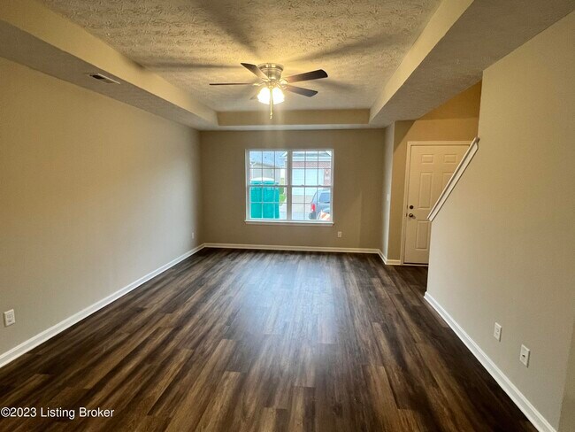 Foto del edificio - 8211 Arbor Meadow Way