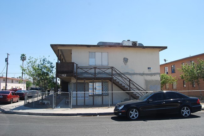 Foto del edificio - Santa Paula Apartments