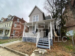 Building Photo - 133 Hamilton Ave