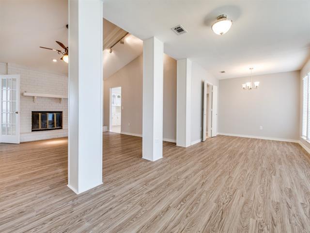 Foto del edificio - 307 Sycamore Creek Rd