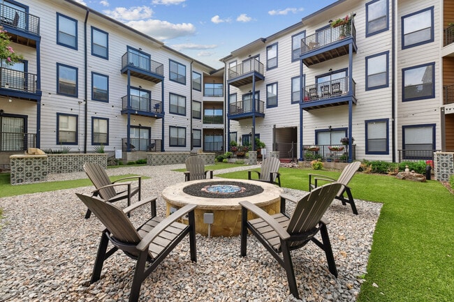 Outdoor Firepit with Lounge Seating - The Link at Plano