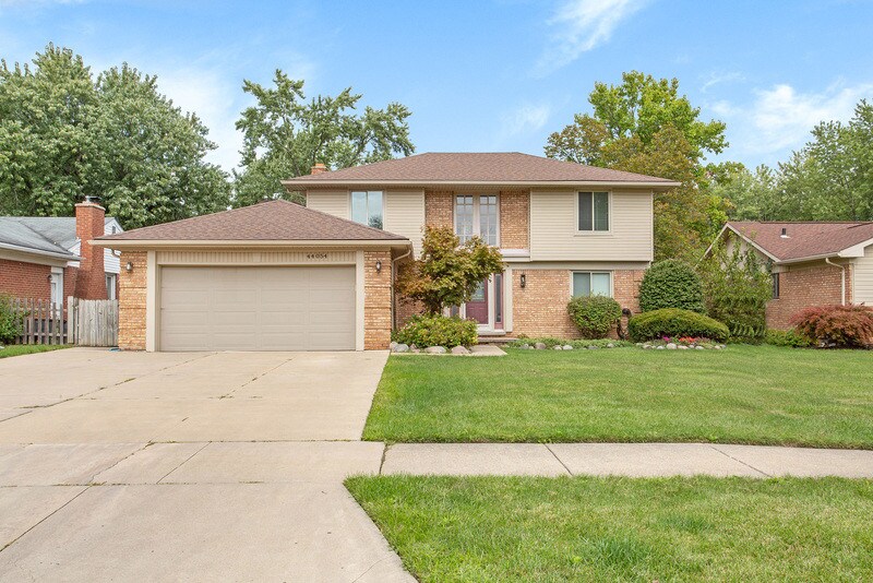 Primary Photo - 44054 N Umberland Cir