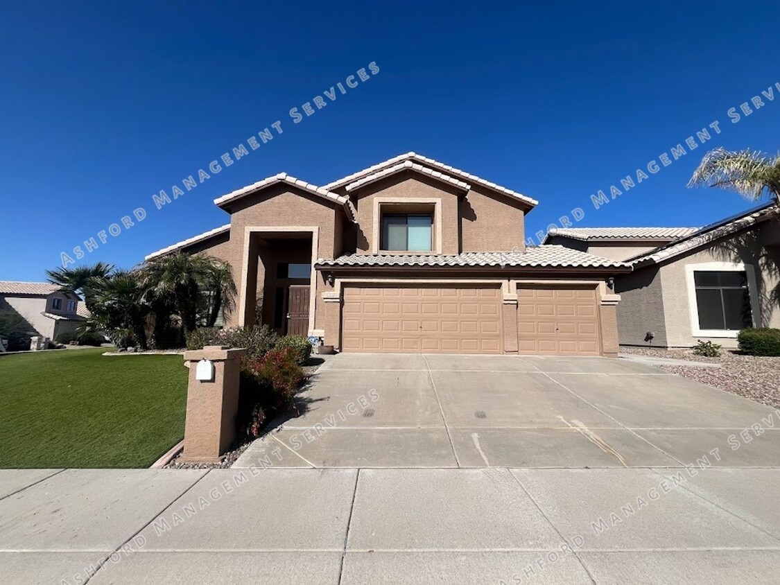 Primary Photo - BEAUTIFUL 4 BEDROOM 2.5 BATHROOM HOUSE FOR...