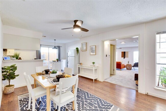 Building Photo - 6710 Stonleigh Pl
