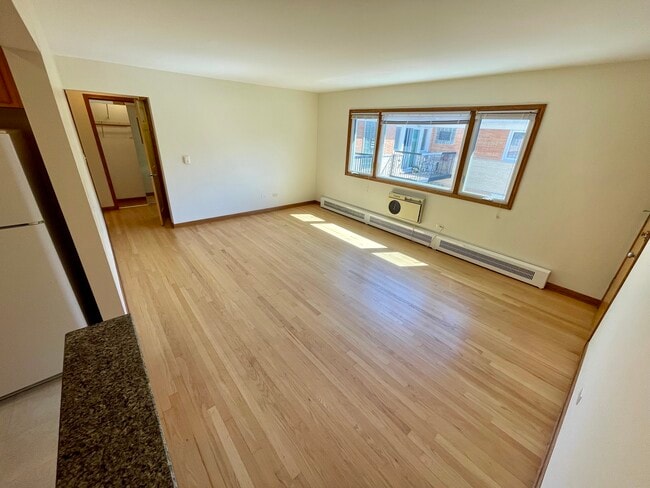 Building Photo - 5450 W Higgins Ave