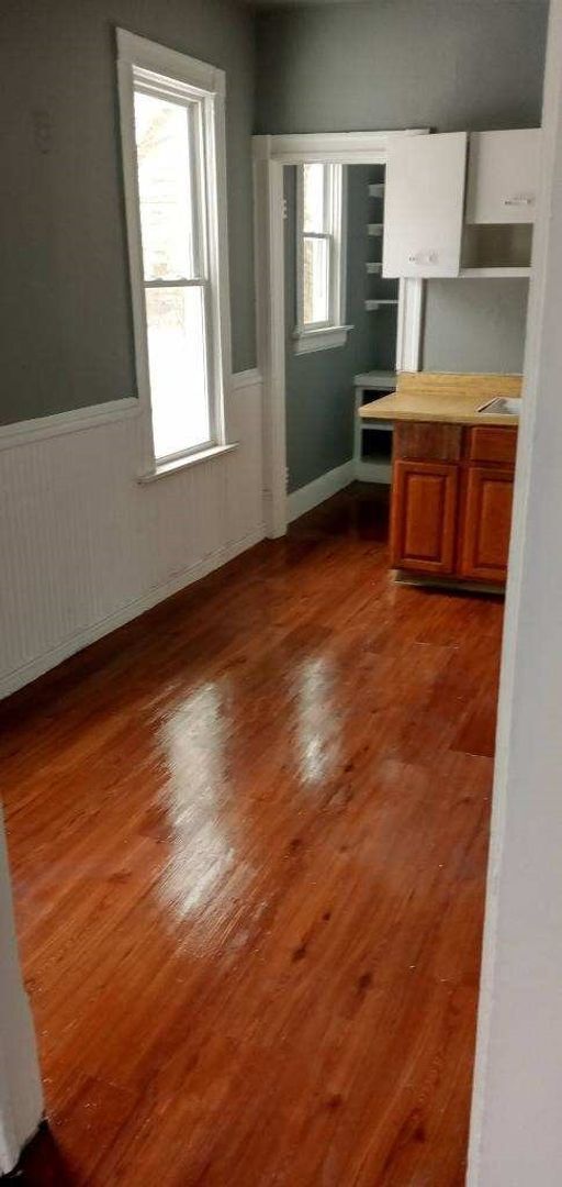 Building Photo - 4 Bedroom Single Family