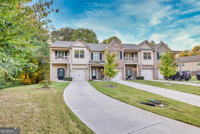Building Photo - 2570 Castellan Dr