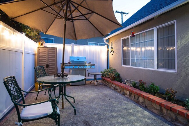 Foto del edificio - 16145 Rayen St